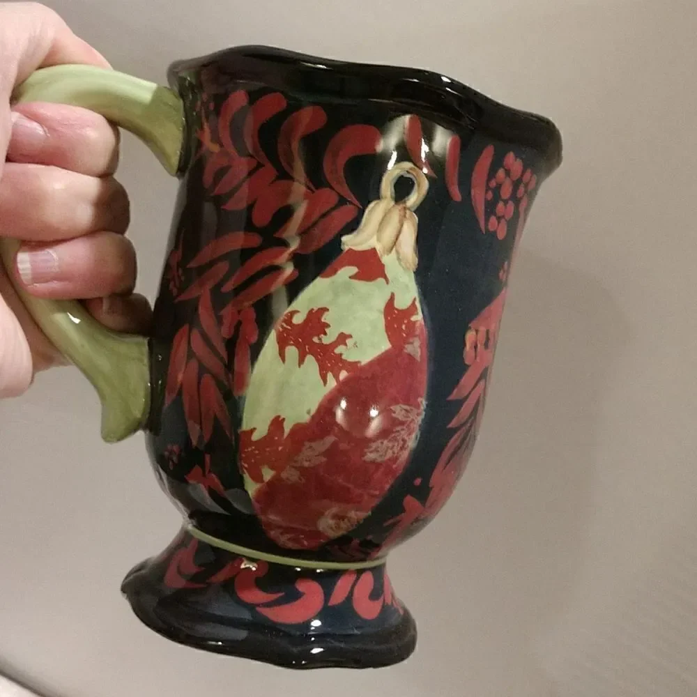 Set of Four Footed Christmas Mugs New
